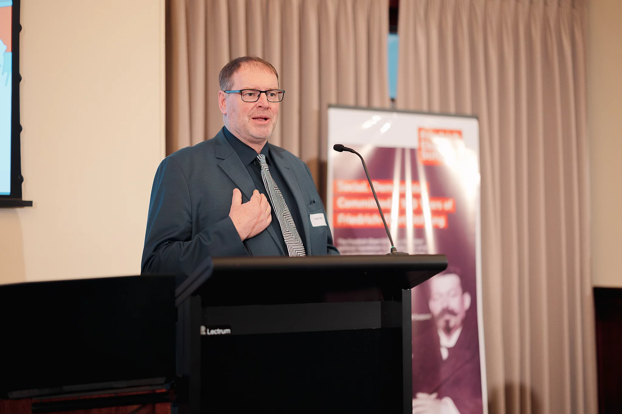 Jürgen Coße MdB addressing the participants of Democracy Reimagined